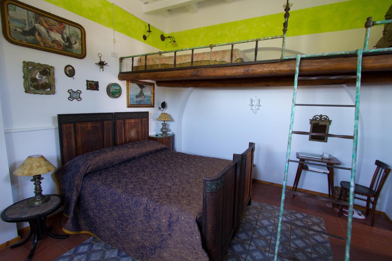 La Locanda Del Barbablu Стромболи Экстерьер фото